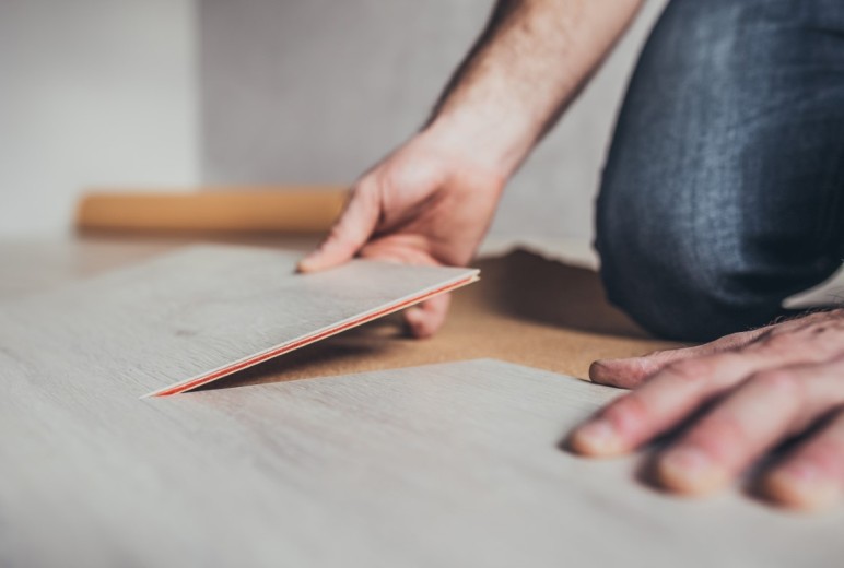 installing vinyl click flooring